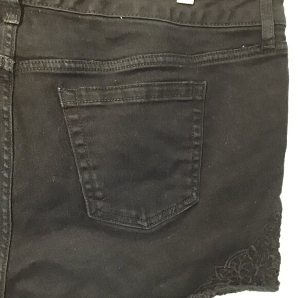 Torrid Black Stretch Denim Shorts with Lace Floral Cut Outs Size 18 - Picture 7 of 11
